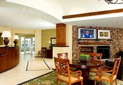Hotel Carlisle & Embers Convention Center Bagian luar foto