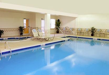 Hotel Carlisle & Embers Convention Center Bagian luar foto