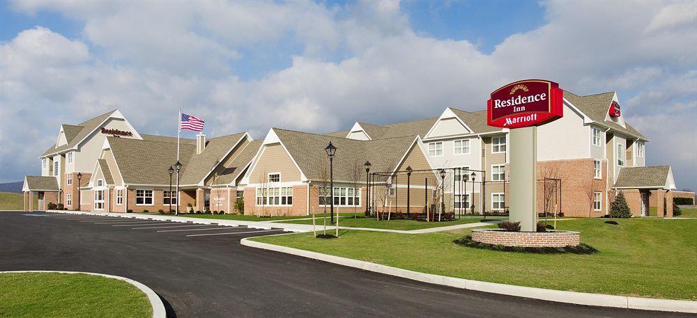 Hotel Carlisle & Embers Convention Center Bagian luar foto