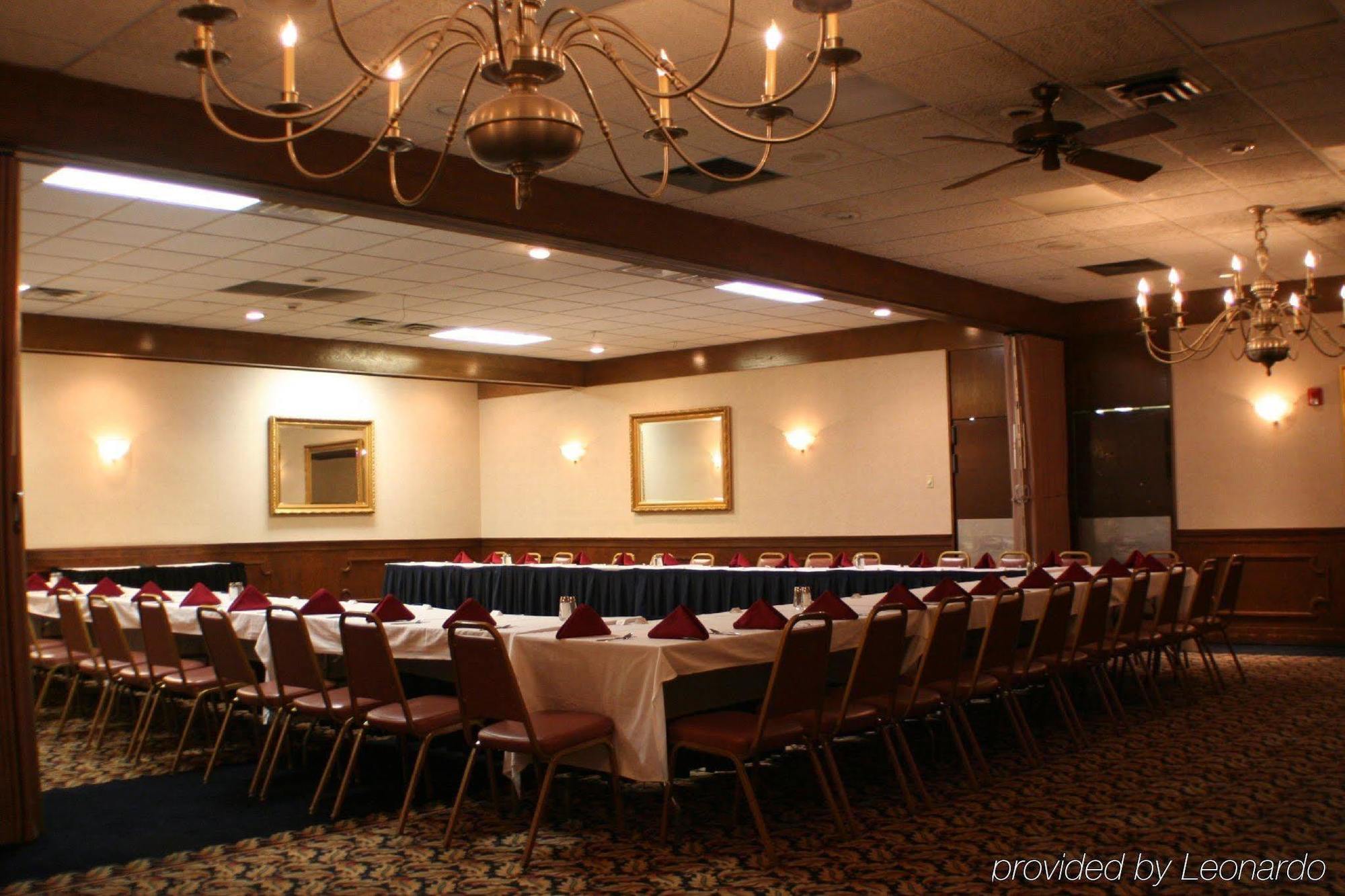 Hotel Carlisle & Embers Convention Center Fasilitas foto